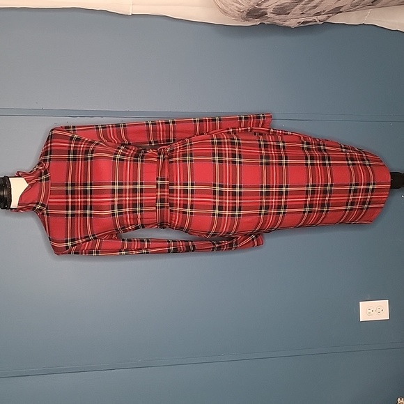 Fashion Nova Dresses & Skirts - Size Large womens fashion nova dress red and black plaid.